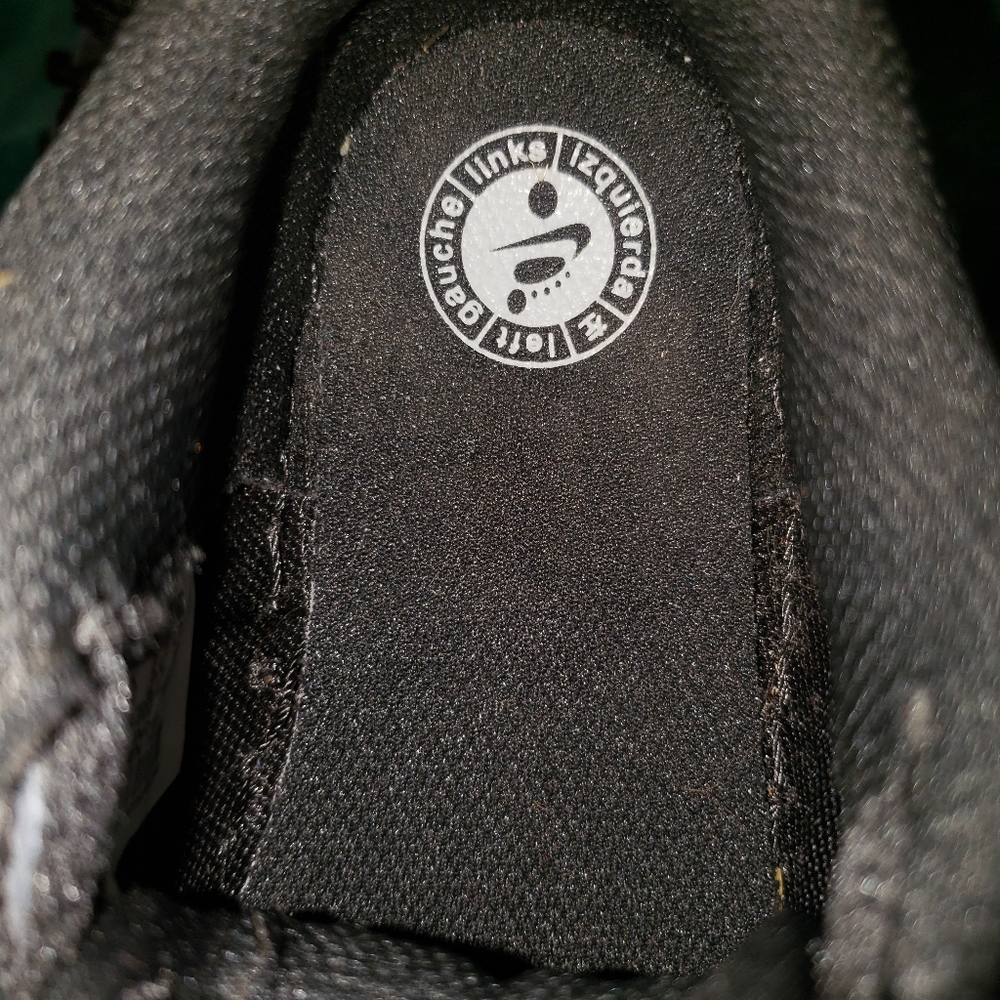 Boys Nike Shoes - Picture 4 of 5